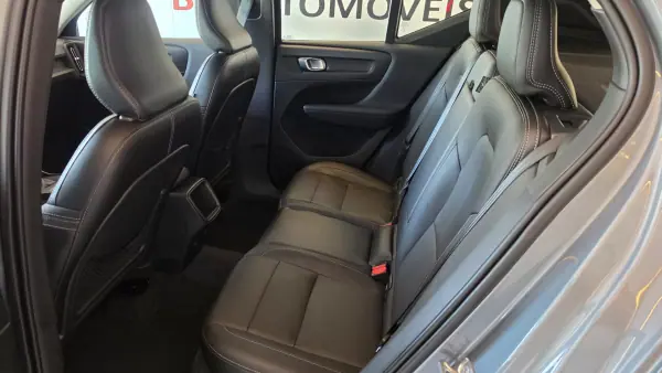 Volvo XC 40 2018 - 21900 EUR, 36539 km - AUTO.MOTO.pt - 36539km - foto 46 de 52