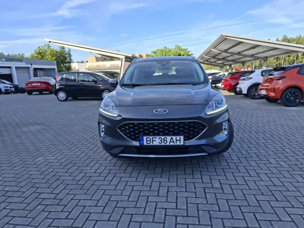 Ford Kuga 2021 - 21000 EUR, 59800 km - AUTO.MOTO.pt - 59800km - foto 3 de 36