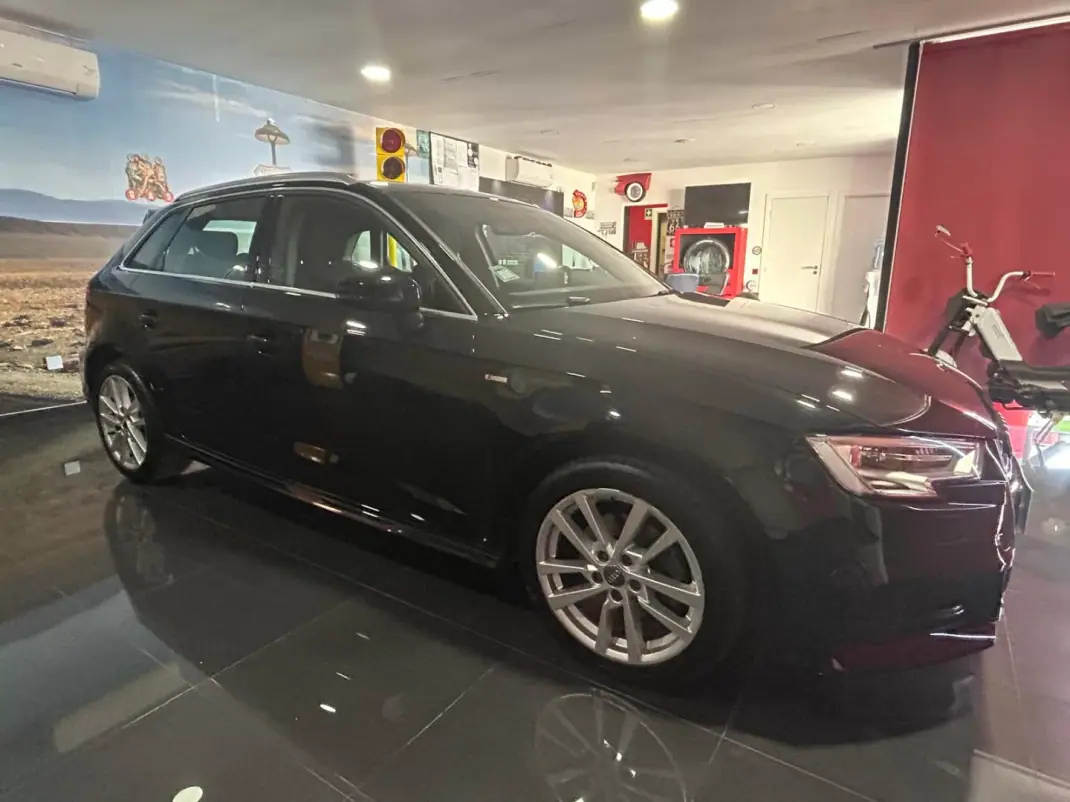Audi A3 Sportback 2019 - 17950 EUR, 179954 km - 179954km - foto 7 de 22