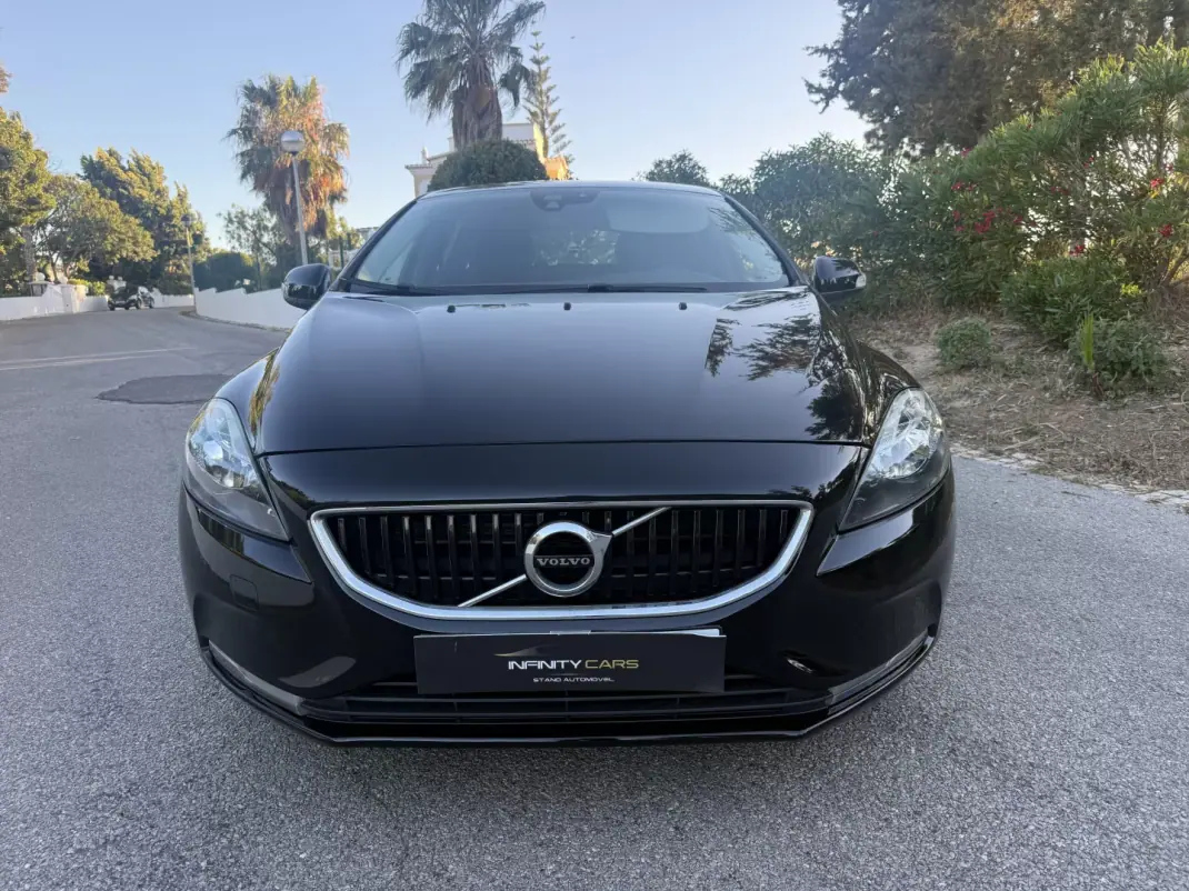 Volvo V40 2017 - 13999 EUR, 80000 km - AUTO.MOTO.pt - 80000km - foto 2 de 13
