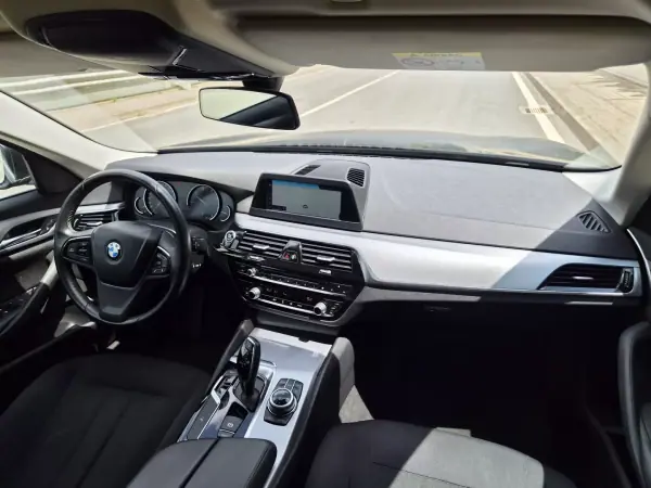 BMW 520 2017 - 19900 EUR, 171000 km - AUTO.MOTO.pt - 171000km - foto 7 de 19