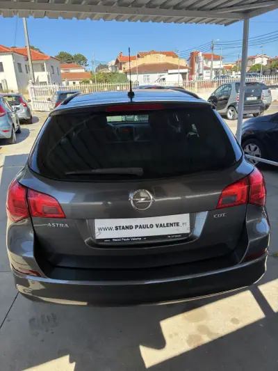 Opel Astra Sports Tourer 2011 - 2999 EUR, 329000 km - AUTO.MOTO.pt - 329000km - foto 7 de 20