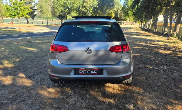 Volkswagen Golf 2013 - 14000 EUR, 141000 km - AUTO.MOTO.pt - 141000km - foto 6 de 12