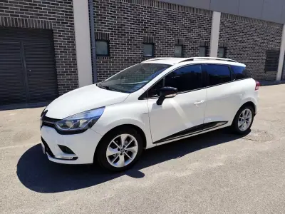 Renault Clio Sport Tourer 2018 - 8980 EUR, 250000 km - AUTO.MOTO.pt - 250000km - foto 2 de 23
