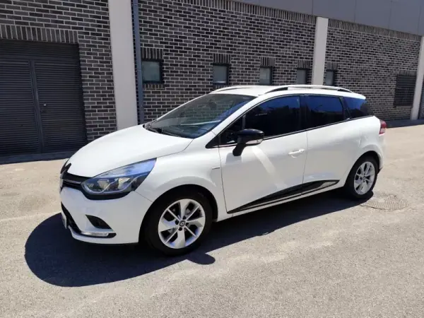Renault Clio Sport Tourer 2018 - 7500 EUR, 250000 km - AUTO.MOTO.pt - 250000km - foto 2 de 23