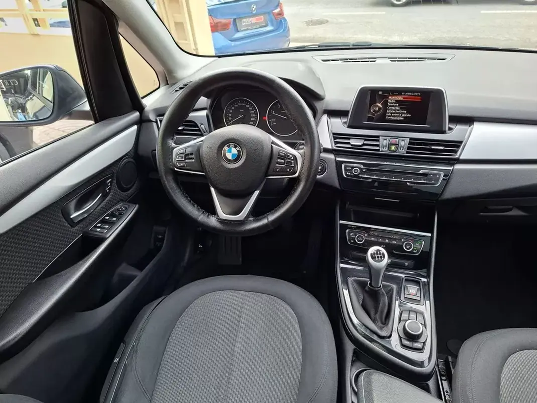 BMW 218 2014 - 8500 EUR, 490000 km - AUTO.MOTO.pt - 490000km - foto 26 de 33