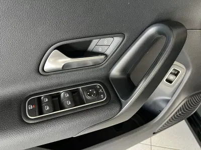 Mercedes-Benz CLA 180 2020 - 24600 EUR, 100563 km - AUTO.MOTO.pt - 100563km - foto 20 de 25