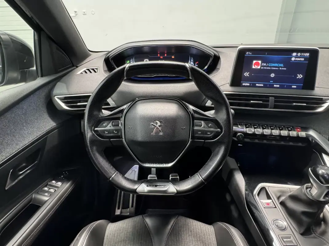 Peugeot 3008 2018 - 16990 EUR, 121000 km - AUTO.MOTO.pt - 121000km - foto 21 de 31