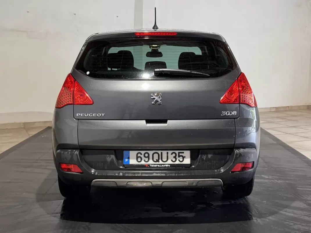 Peugeot 3008 2011 - 7900 EUR, 218000 km - AUTO.MOTO.pt - 218000km - foto 7 de 22