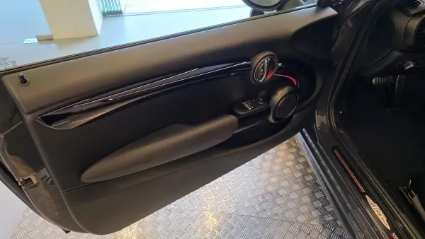 MINI Cooper 2019 - 24900 EUR, 114062 km - AUTO.MOTO.pt - 114062km - foto 36 de 61