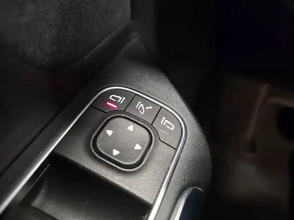 Mercedes-Benz GLA 250 2021 - 34480 EUR, 96779 km - AUTO.MOTO.pt - 96779km - foto 41 de 51