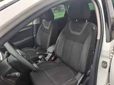 Citroën C4 2016 - 7490 EUR, 232353 km - AUTO.MOTO.pt - 232353km - foto 5 de 16