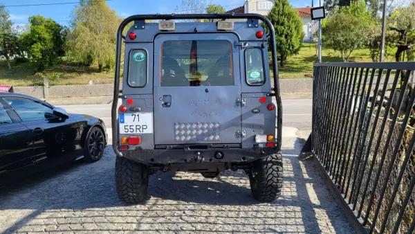 Land Rover Defender 2001 - 35000 EUR, 81787 km - AUTO.MOTO.pt - 81787km - foto 14 de 57