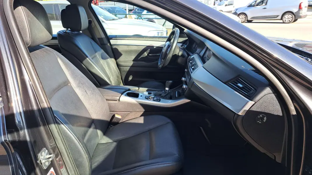 BMW 520 2011 - 11900 EUR, 331971 km - AUTO.MOTO.pt - 331971km - foto 12 de 27