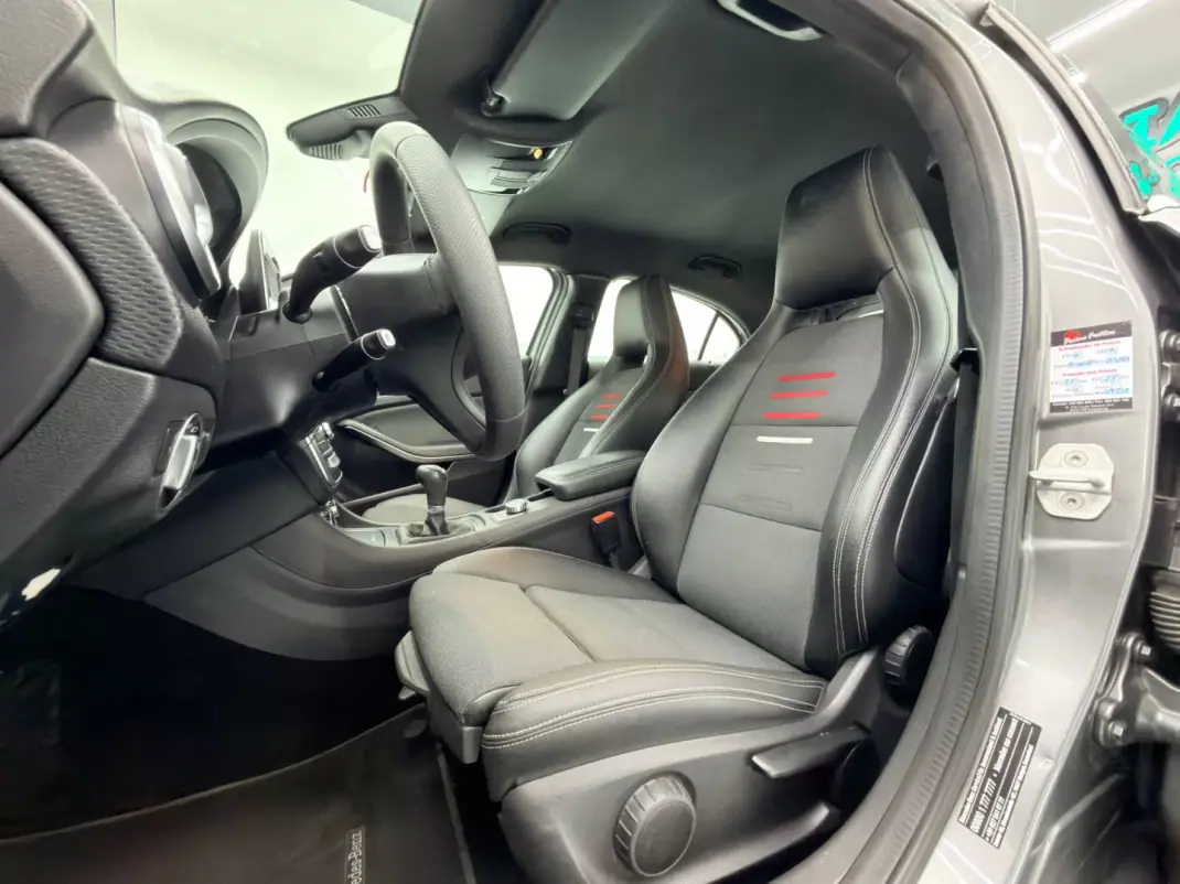 Mercedes-Benz A 180 2017 - 16500 EUR, 161000 km - AUTO.MOTO.pt - 161000km - foto 20 de 23