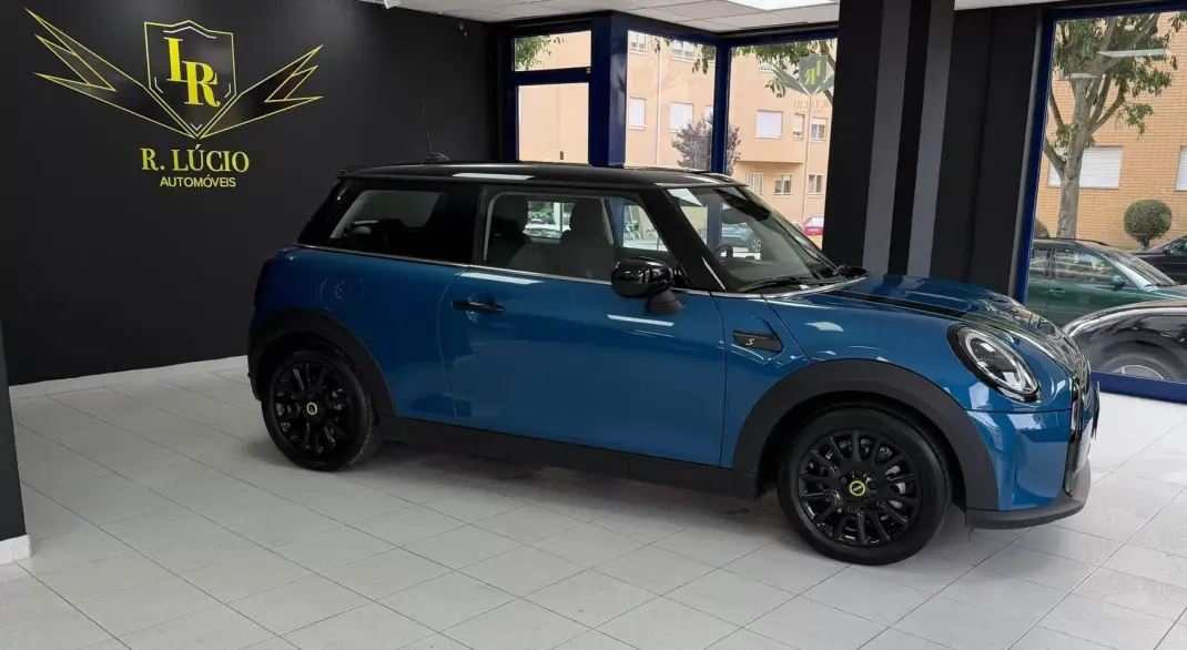MINI 3 Portas 2023 - 23000 EUR, 4690 km - AUTO.MOTO.pt - 4690km - foto 6 de 38