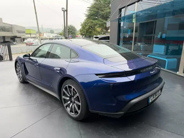 Porsche Taycan 2022 - 62900 EUR, 75000 km - AUTO.MOTO.pt - 75000km - foto 7 de 18