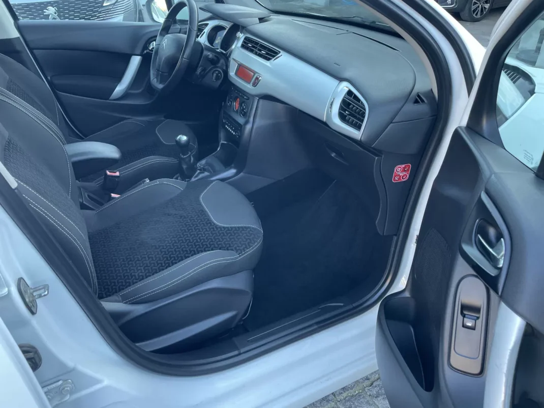 Citroën C3 2010 - 6100 EUR, 93681 km - AUTO.MOTO.pt - 93681km - foto 17 de 24