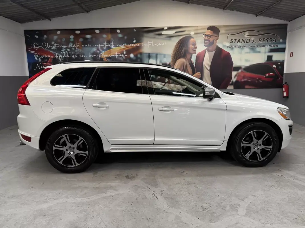 Volvo XC 60 2011 - 11990 EUR, 312000 km - AUTO.MOTO.pt - 312000km - foto 5 de 23