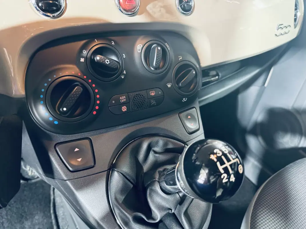 Fiat 500 2015 - 9250 EUR, 126650 km - AUTO.MOTO.pt - 126650km - foto 18 de 26