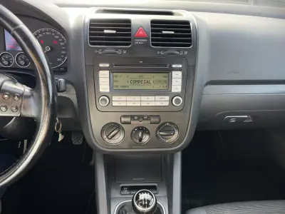 Volkswagen Golf 2008 - 7990 EUR, 201630 km - AUTO.MOTO.pt - 201630km - foto 13 de 17