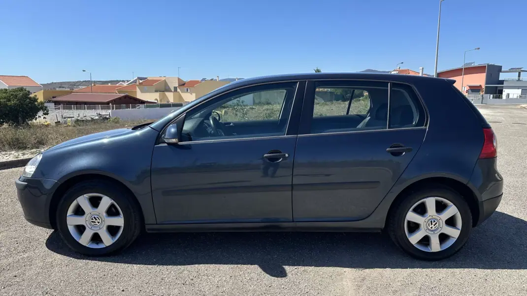 Volkswagen Golf 2005 - 3900 EUR, 220000 km - 220000km - foto 8 de 8