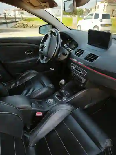 Renault Mégane Sport Tourer 2012 - 6990 EUR, 294000 km - AUTO.MOTO.pt - 294000km - foto 6 de 10