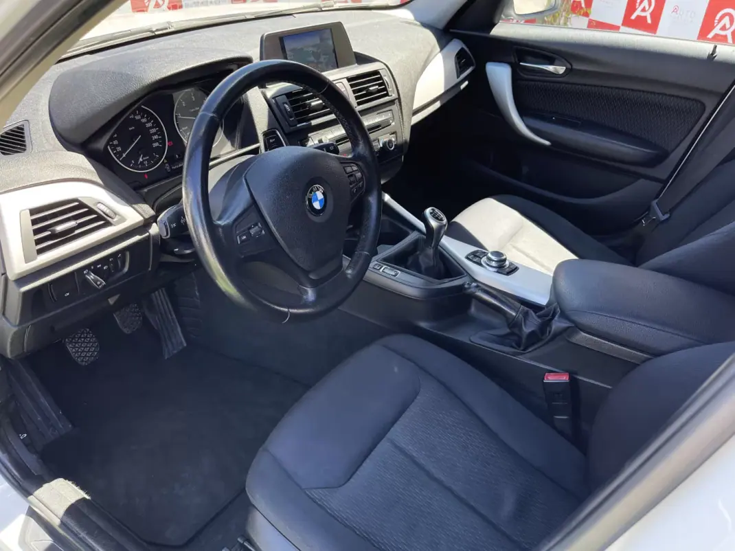 BMW 116 2013 - 14490 EUR, 222360 km - 222360km - foto 10 de 21