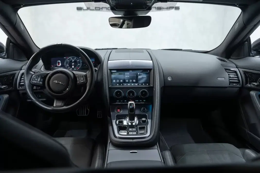 Jaguar F-Type 2021 - 57950 EUR, 36000 km - AUTO.MOTO.pt - 36000km - foto 19 de 46