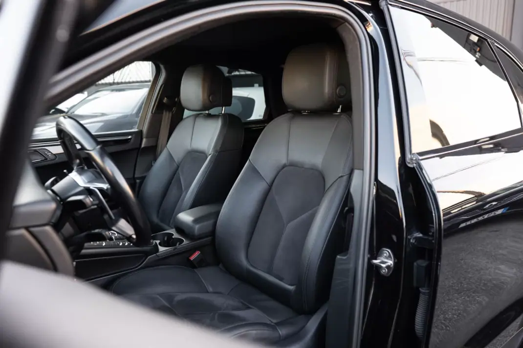 Porsche Macan 2014 - 35600 EUR, 199000 km - AUTO.MOTO.pt - 199000km - foto 44 de 47