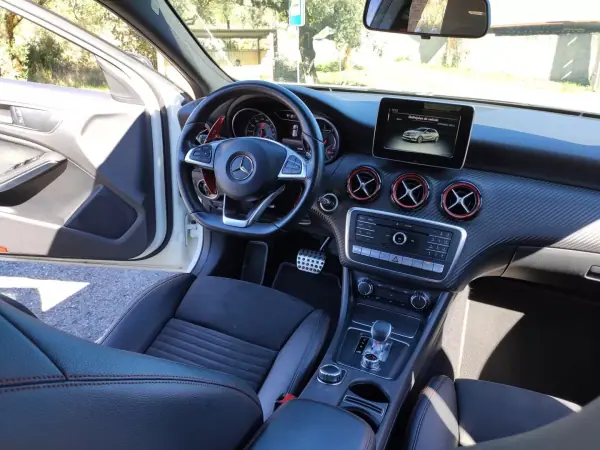 Mercedes-Benz A 45 AMG 2016 - 32500 EUR, 122000 km - AUTO.MOTO.pt - 122000km - foto 19 de 23
