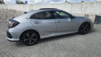 Honda Civic 2017 - 17950 EUR, 128483 km - AUTO.MOTO.pt - 128483km - foto 11 de 30