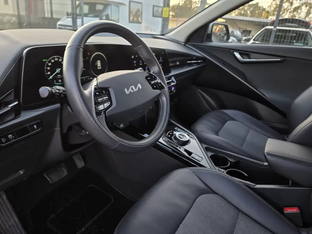 Kia Niro EV 2022 - 23990 EUR, 89000 km - AUTO.MOTO.pt - 89000km - foto 14 de 46