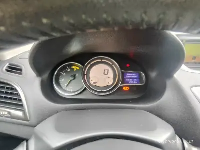 Renault Mégane 2013 - 5980 EUR, 251000 km - 251000km - foto 27 de 36