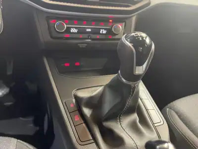 SEAT Ibiza 2024 - 17999 EUR, 1000 km - AUTO.MOTO.pt - 1000km - foto 34 de 40