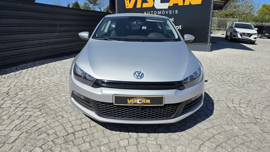 Volkswagen Scirocco 2012 - 13990 EUR, 166000 km - AUTO.MOTO.pt - 166000km - foto 12 de 23