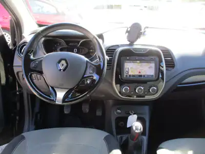 Renault Captur 2013 - 11500 EUR, 147000 km - AUTO.MOTO.pt - 147000km - foto 9 de 12
