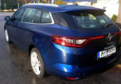 Renault Mégane Break 2017 - 14900 EUR, 165000 km - AUTO.MOTO.pt - 165000km - foto 3 de 13
