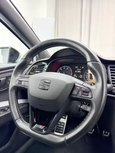 SEAT Leon 2016 - 25500 EUR, 137000 km - AUTO.MOTO.pt - 137000km - foto 25 de 33