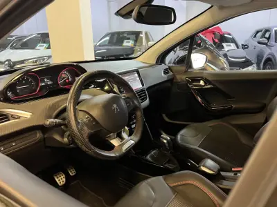 Peugeot 2008 2016 - 10990 EUR, 60000 km - AUTO.MOTO.pt - 60000km - foto 5 de 60