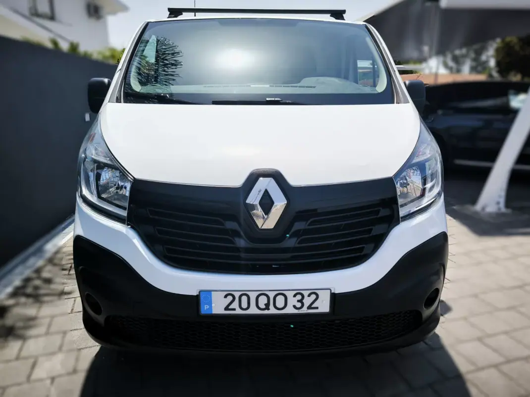 Renault 2015 - 9950 EUR, 225495 km - AUTO.MOTO.pt - 225495km - foto 15 de 32