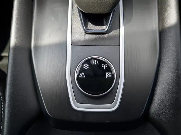 Nissan Qashqai 2022 - 22990 EUR, 114000 km - AUTO.MOTO.pt - 114000km - foto 25 de 50