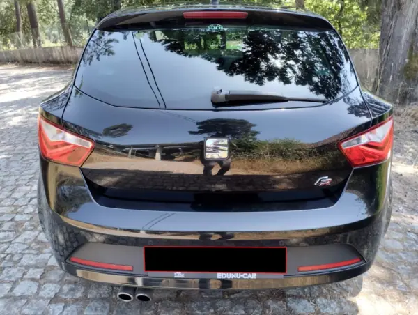 SEAT Ibiza 2014 - 12250 EUR, 200000 km - AUTO.MOTO.pt - 200000km - foto 6 de 26