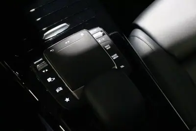 Mercedes-Benz A 250 2020 - 23900 EUR, 140000 km - AUTO.MOTO.pt - 140000km - foto 32 de 35