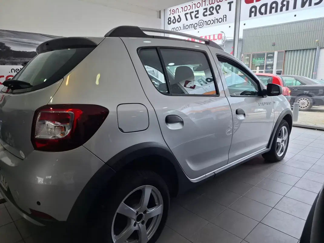 Dacia Sandero 2014 - 8490 EUR, 57546 km - AUTO.MOTO.pt - 57546km - foto 14 de 15