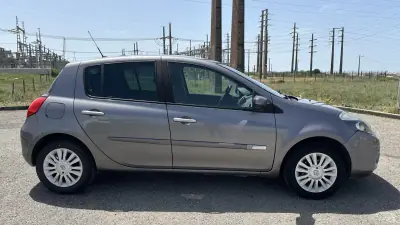 Renault Clio 2010 - 3650 EUR, 202000 km - AUTO.MOTO.pt - 202000km - foto 4 de 15