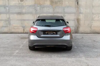 Mercedes-Benz A 180 2013 - 10990 EUR, 215000 km - AUTO.MOTO.pt - 215000km - foto 8 de 34