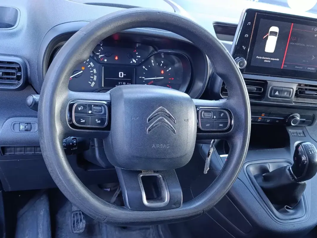 Citroën 2021 - 13900 EUR, 149852 km - 149852km - foto 6 de 11
