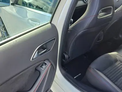 Mercedes-Benz A 180 2016 - 16250 EUR, 208525 km - AUTO.MOTO.pt - 208525km - foto 17 de 42
