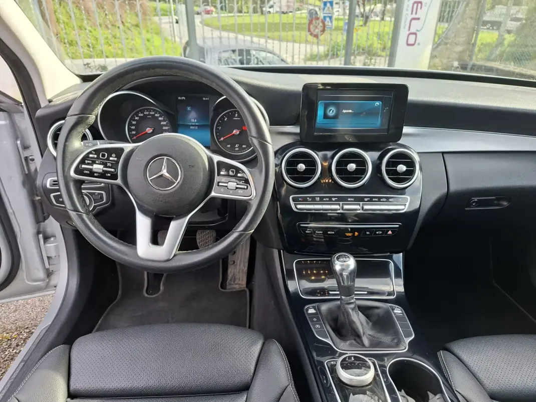Mercedes-Benz C 200 2019 - 24250 EUR, 95512 km - AUTO.MOTO.pt - 95512km - foto 6 de 27